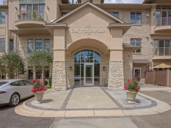 555 Oak Ridge Pl APT 360, Hopkins, MN 55343