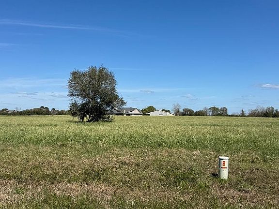 4th image of 820 Chuckwagon Trl