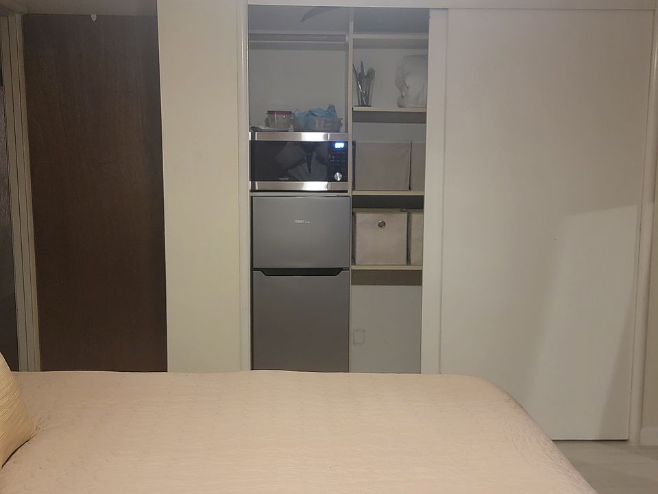 1st image of 857 N M St