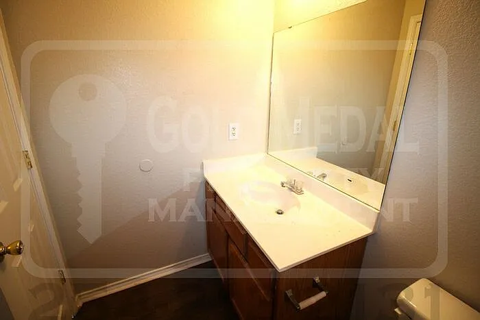 3304 Barcelona Dr — Photo 15