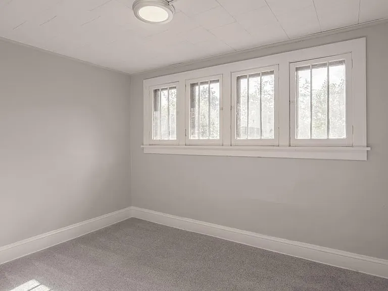 4020 Emerson Ave N — Photo 15
