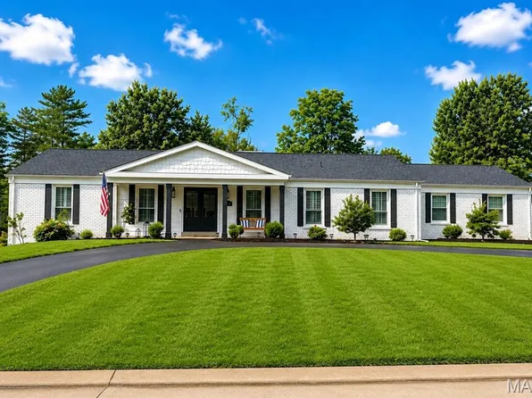 2041 Willow Leaf Dr, Saint Louis, MO 63131