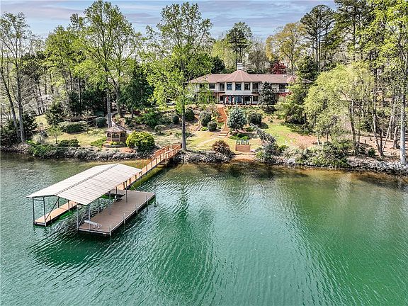 2nd image of 132 S Oak Pointe Dr