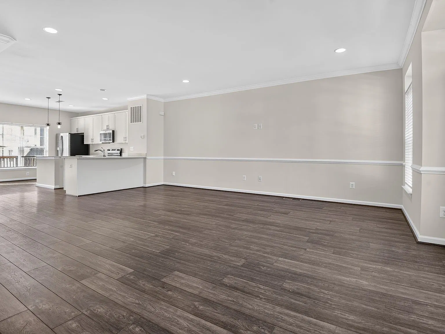 3 bed, 2141 sqft, $2,850 — Photo 4