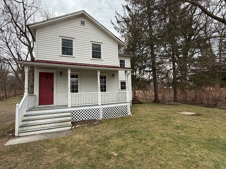 100 Summerset Rd — Photo 1
