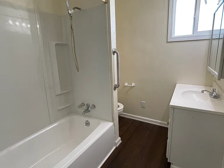 140 W 2nd Ave — Photo 8