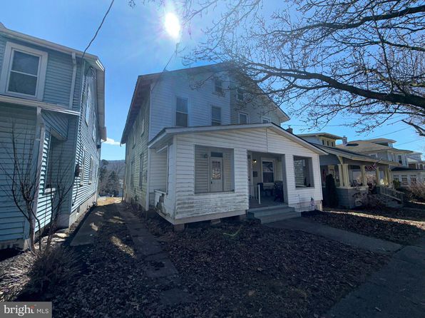 698 Center St, Millersburg, PA 17061