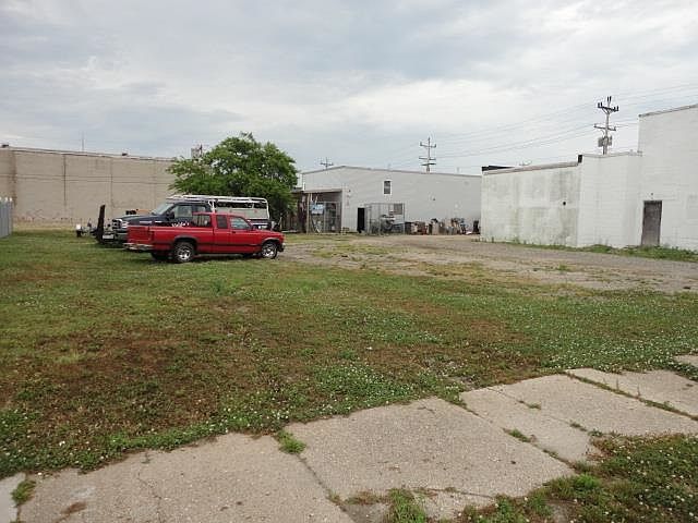 2nd image of 309 W Garfield Ave