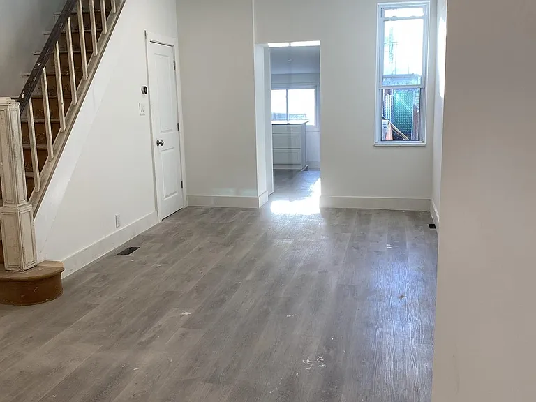 3133 Weikel St — Photo 7