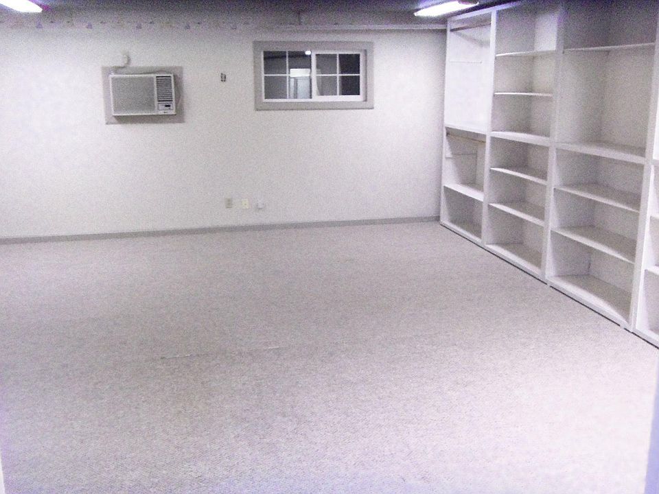 2nd image of 7411 Rollingwood Blvd