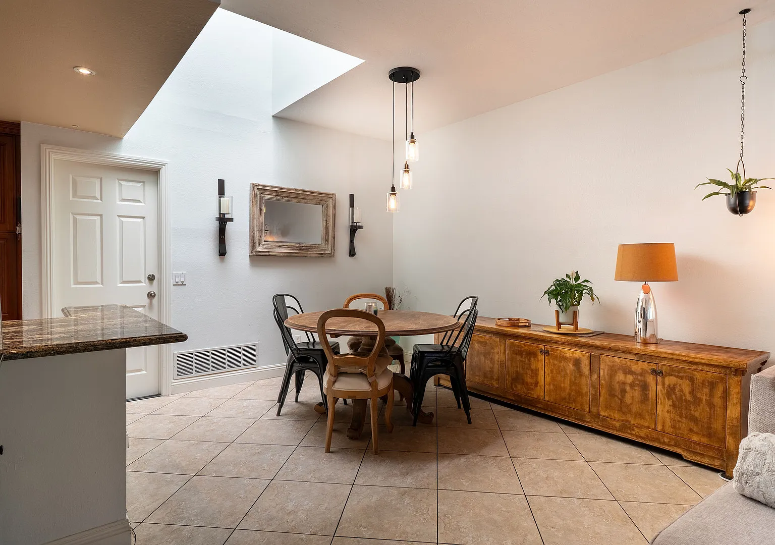 "Luxury Furnished Condo in Mission Viejo Walk-In Ready Near Beach & — Photo 4