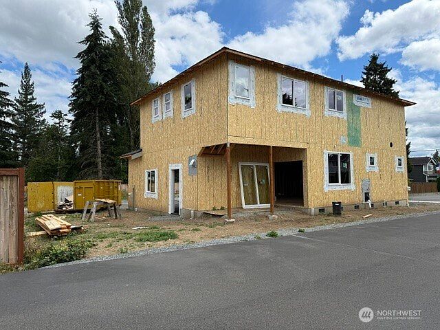 2nd image of 2229 124th St SE Street SE