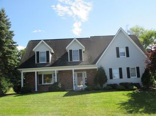 15 Kenilworth Ln, Warwick, NY 10990