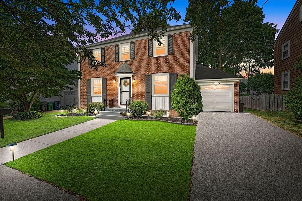 167 Canonchet Ave, Warwick, RI 02888 | Zillow