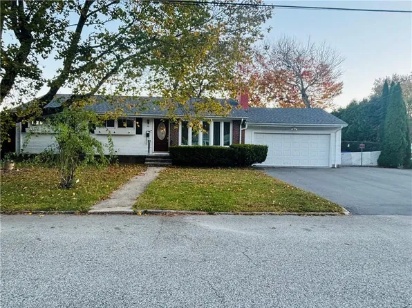 24 Golini Dr, Johnston, RI 02919