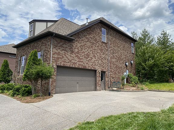 3rd image of 1005 Avery Trace Cir