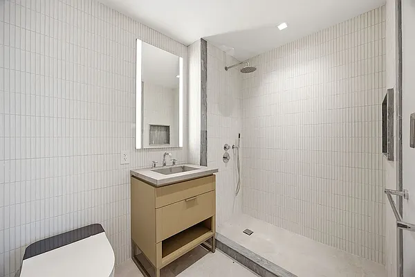Bathroom, photo 1