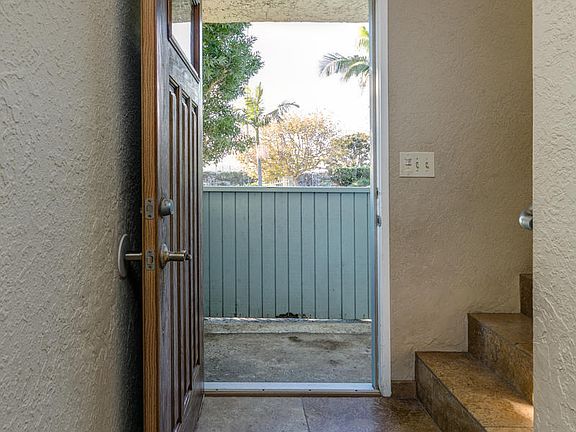 5th image of 132 Seaspray Way