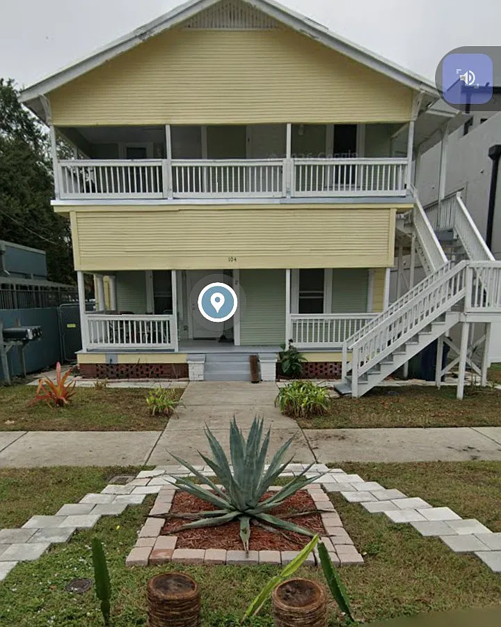 Building Photo - 104.5 W Amelia Ave