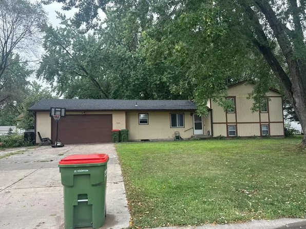 4034 Flowerfield Rd NE, Blaine, MN 55014