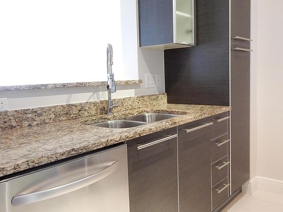 5th image of 550 Okeechobee Blvd APT 714