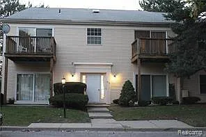 910 Chestnut Hill Dr Photo 1