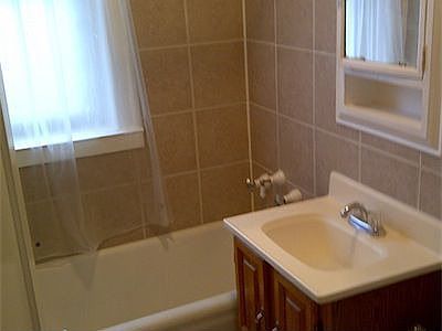 5th image of 1918 W Morse Ave APT 2N