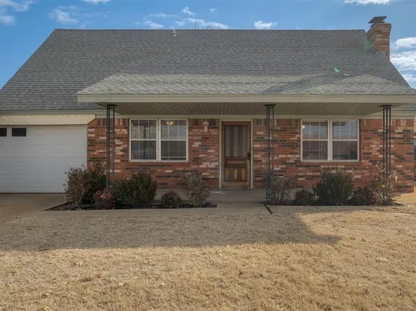3309 S 25th St, Chickasha, OK 73018