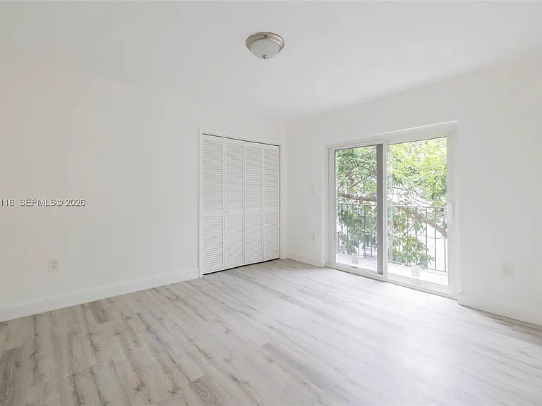1091 SW 4th St #2 — Photo 7