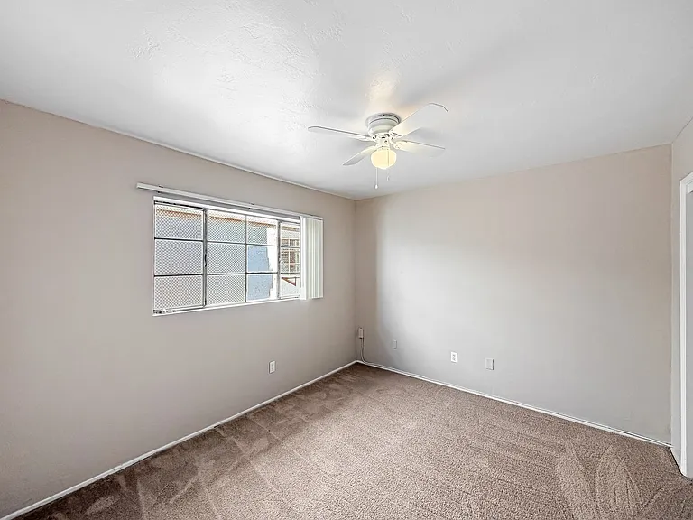 SD: Comfortable 3BD/1.5BA Apartment in Normal Heights with Reserved Parking — Photo 12