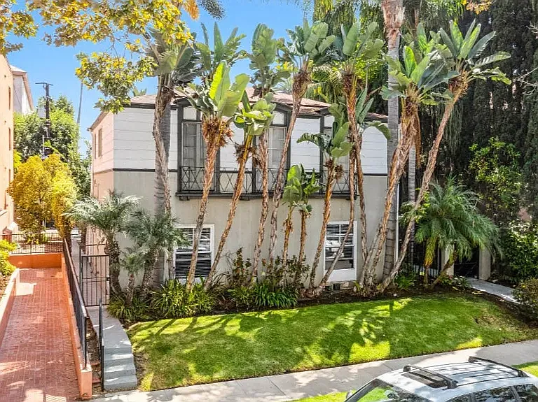2 bed, $3,400 — Photo 1