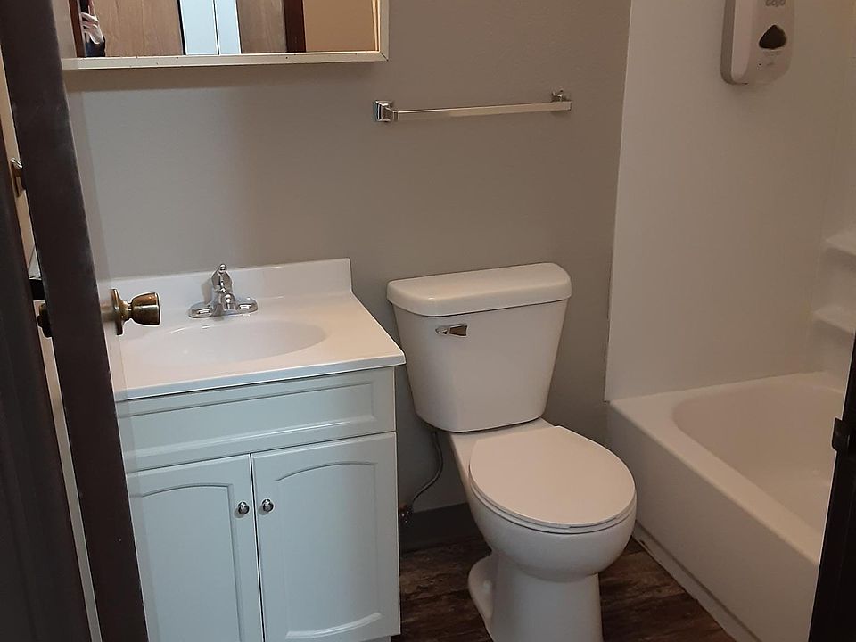 2nd image of 1015 7th Ave SE #29