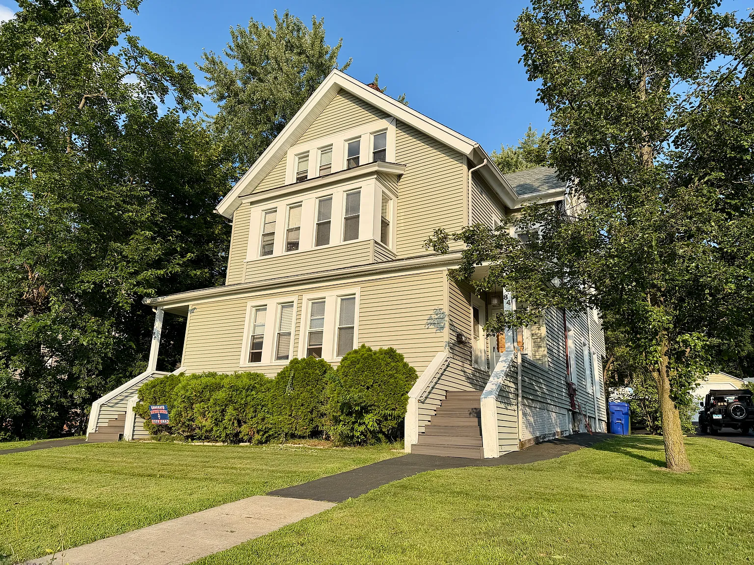 3 bed, 1.5 bath, 1200 sqft, $2,000 — Photo 3