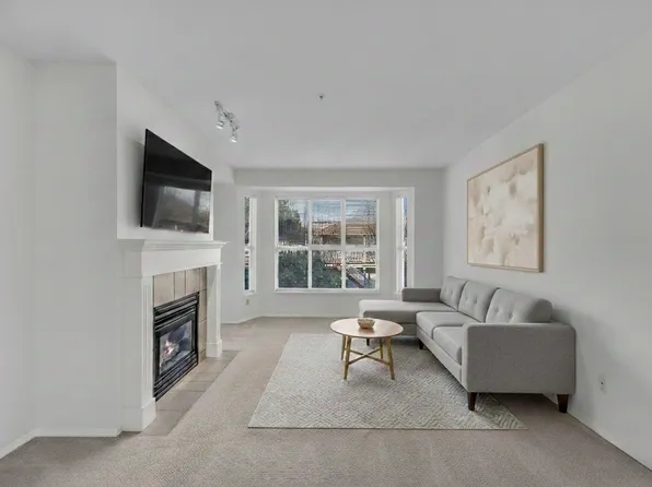 2393 Welcher Ave #201, Pt Coquitlam, BC V3C 1X6