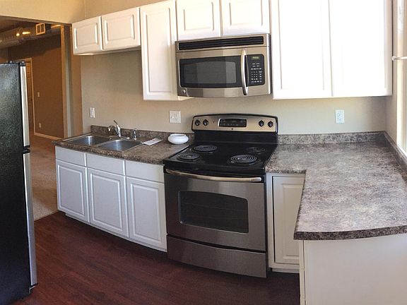 4th image of 307 1/2 Main St #1