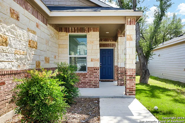 3 bed, 2.0 bath, 1549 sqft, $1,695 — Photo 3