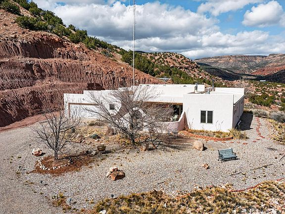 3rd image of 100 Tower Ridge Rd