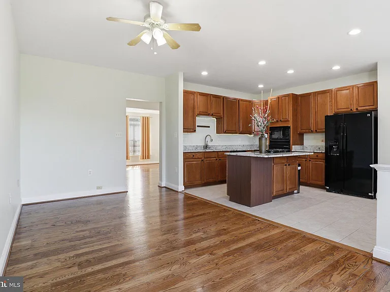 915 Buttonwood Ter NE — Photo 14