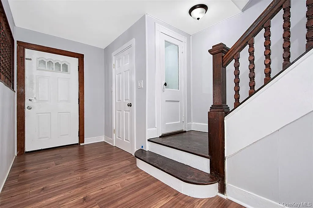 4 bed, 1984 sqft, $4,600 — Photo 2