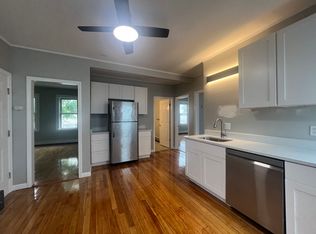 9 1/2 Bourne St #1, Worcester, MA 01606