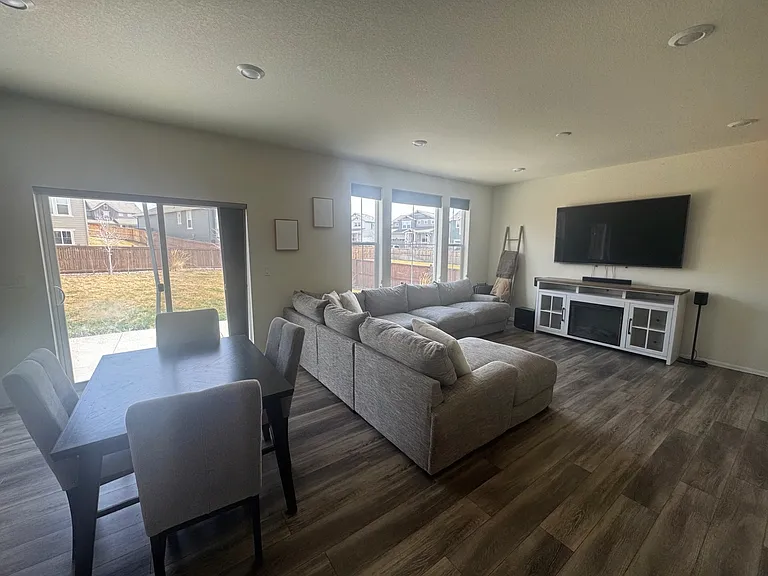 956 Gooseberry Ct — Photo 6