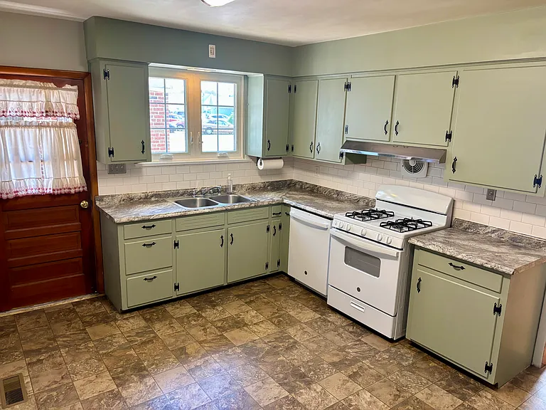 4116 Walter Ave — Photo 8
