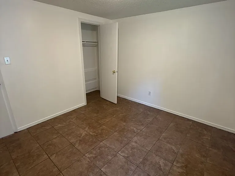821 Darrin Dr — Photo 8