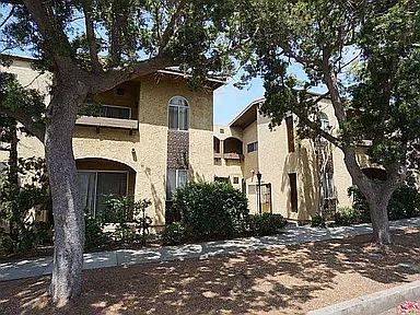 1180 Felspar St #6 — Photo 4