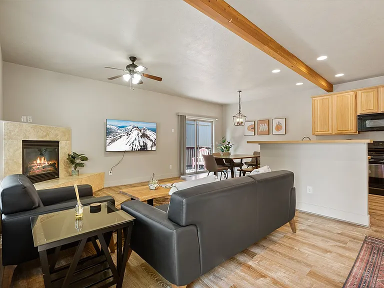 20184 Merriewood Ln — Photo 3