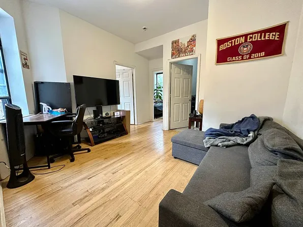 262 W 24th St APT 5C, New York, NY 10011