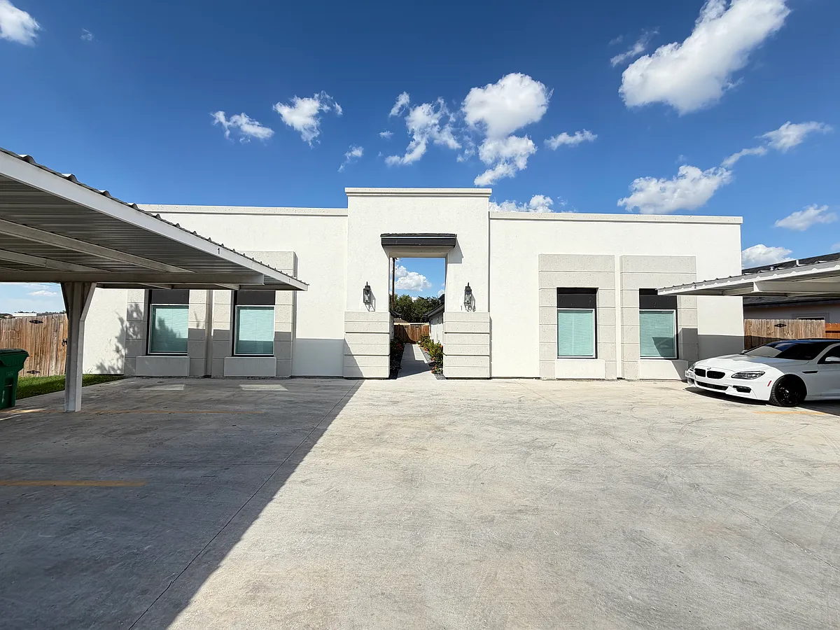 Building Photo - 1108 Sugar Garden Ave #4