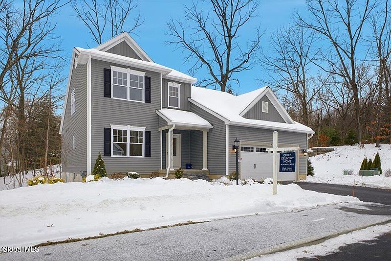 3rd image of 14 Wellington Court