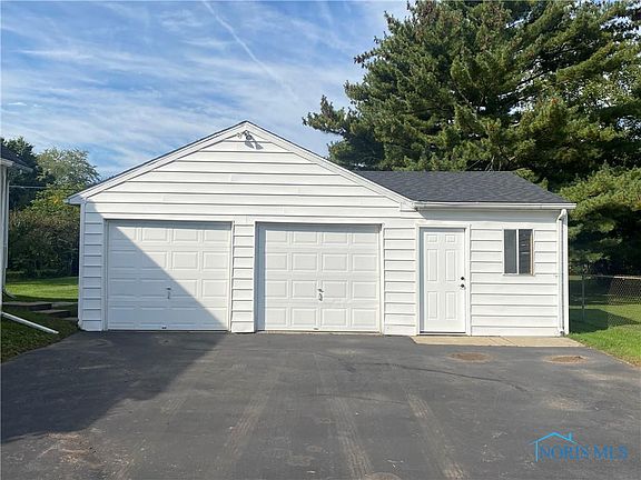 2nd image of 5935 Meteor Ave