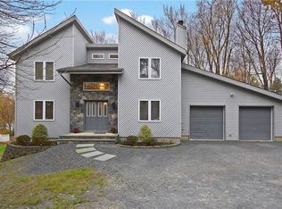 42 Mid Oaks St, Monroe, NY 10950